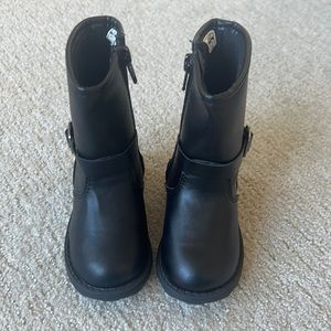 less than 1 year old girl boots